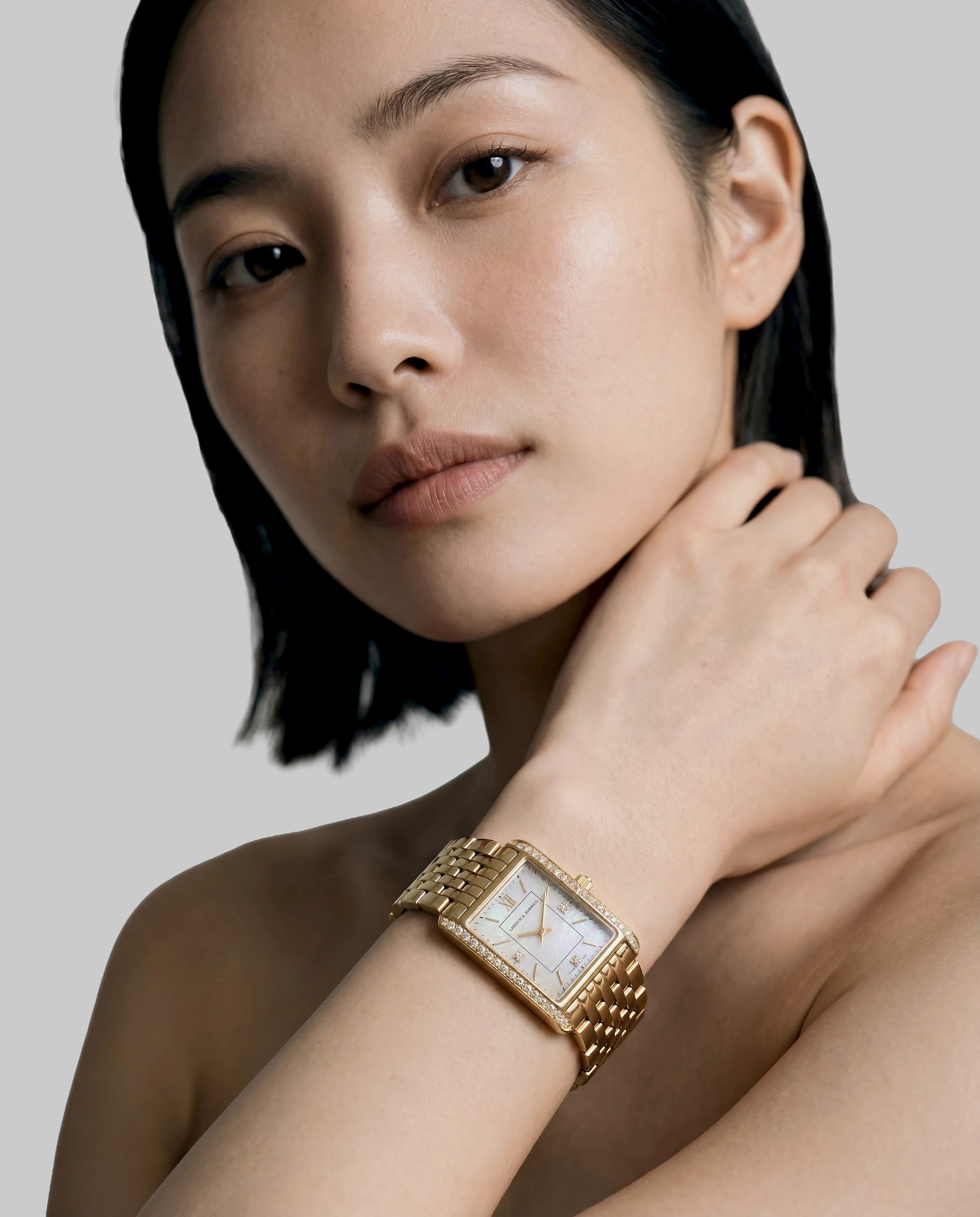 Boyfriend Carré Luxe Gold 31mm – Larsson & Jennings | Official Store