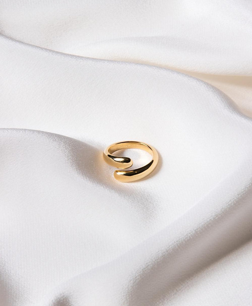 Helena Ring 18ct Gold Plate - Larsson & Jennings | Official Store